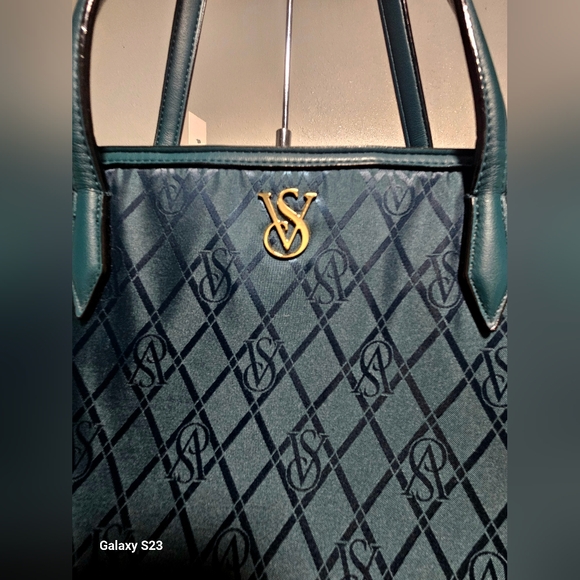 Victoria Secret, Victoria Carry All- Large Tote - Picture 6 of 7